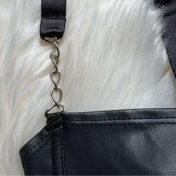 Frederick’s of Hollywood Faux Leather Black Bra Sz 38 D Goth Witch Y2K USA Made - Picture 4 of 14